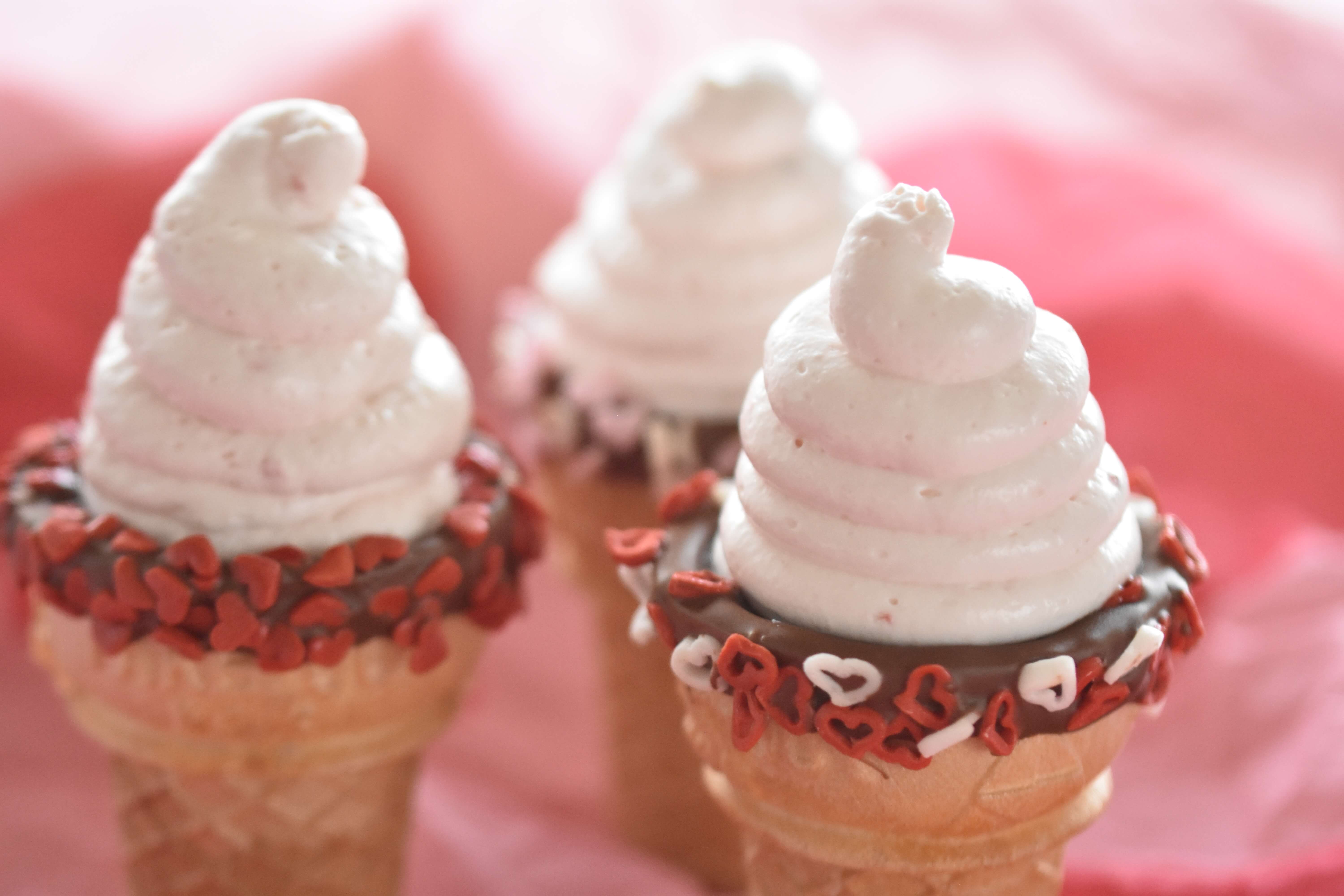 溶けないアイス 可愛いアイスクリーム型ムース Party Kitchen