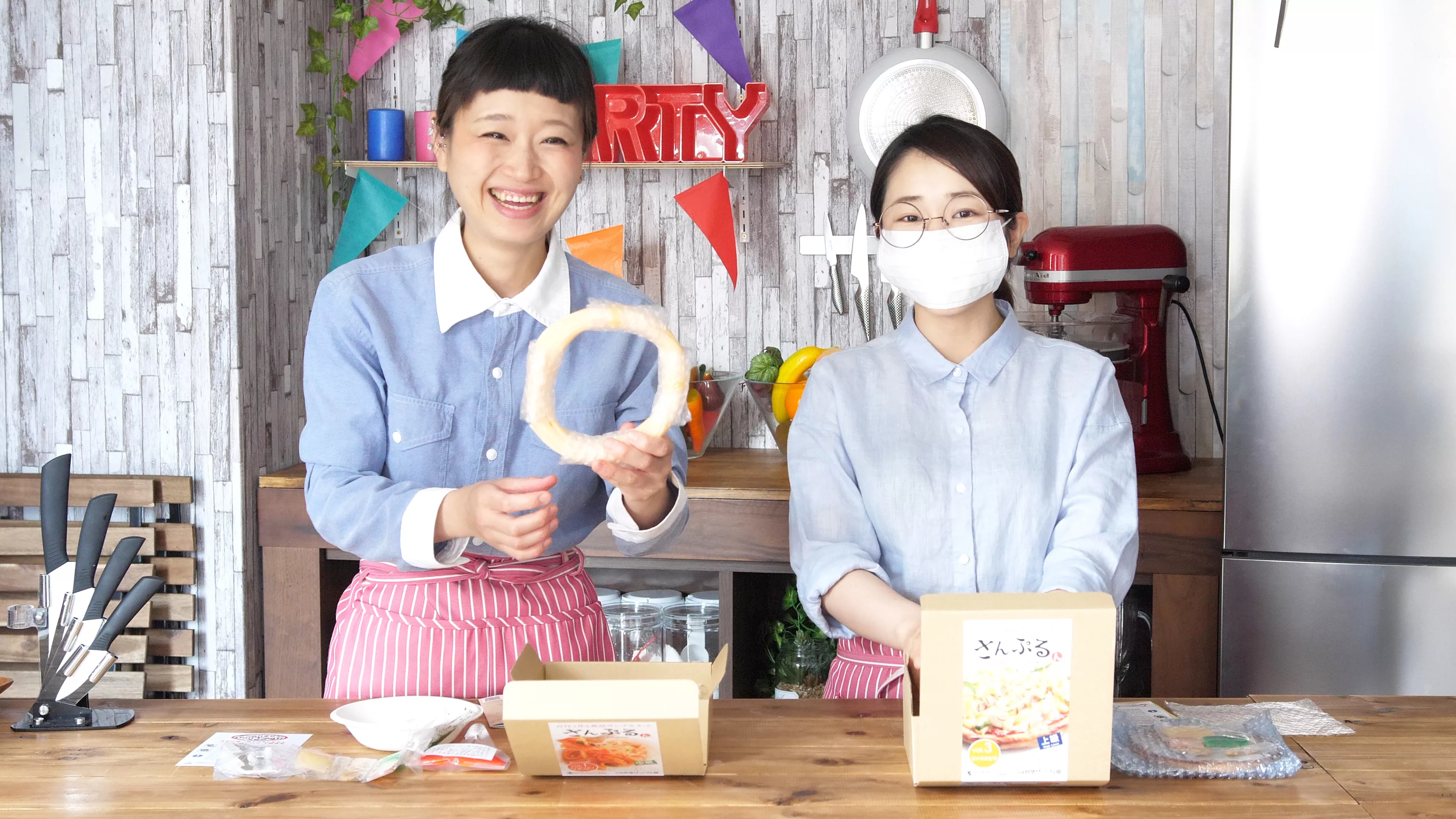 自宅で食品サンプル作りが出来る？！「ロシアン佐藤」と「めぐみん」が